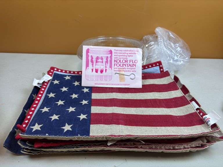 Kolor Flo fountain, table mats