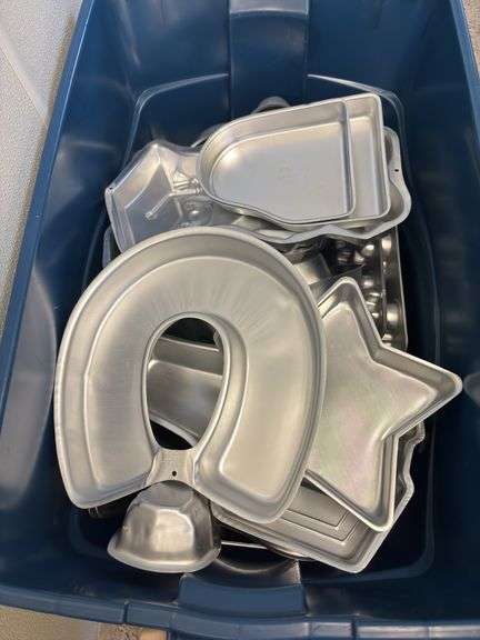 2 totes of cake molds & cake decorating supplies