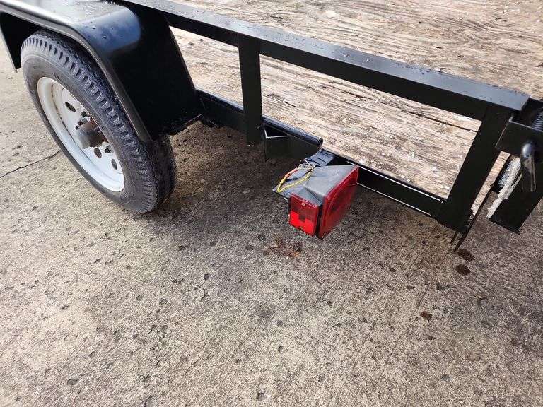 Single axle utility trailer 8ft