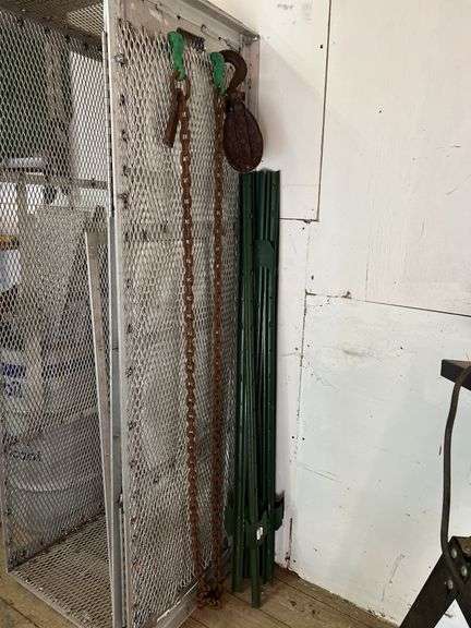 Double hook chain, pulley, metal posts