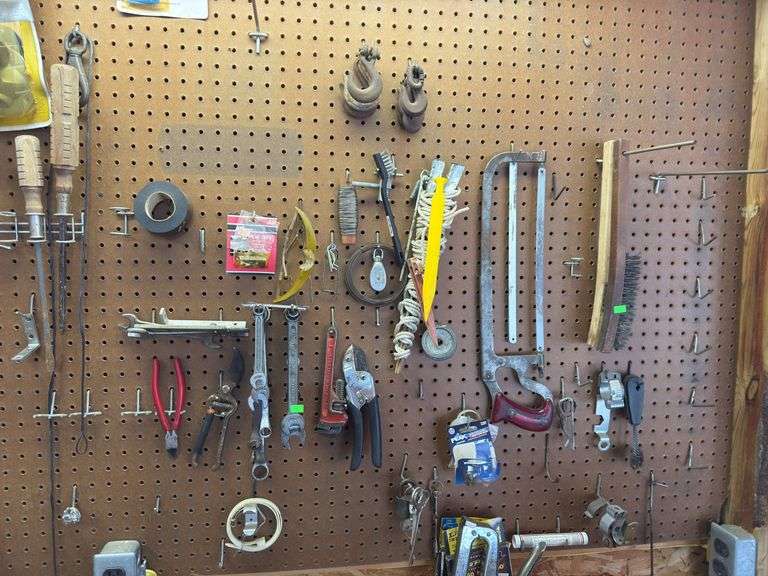 Contents of peg board