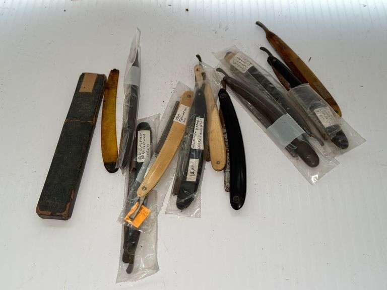 Assortment of Razor Blades