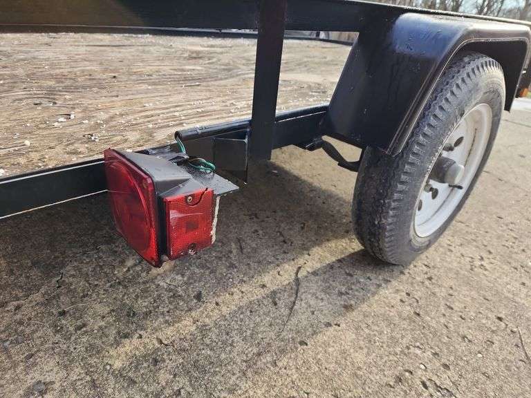 Single axle utility trailer 8ft