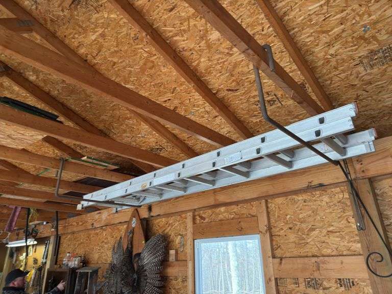 Aluminum extension ladder