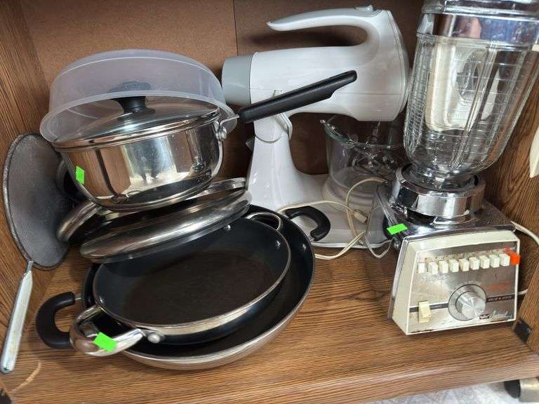 Contents of cabinet mixer and Blender