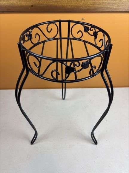 Metal Flower stand 24” High 12” Diameter