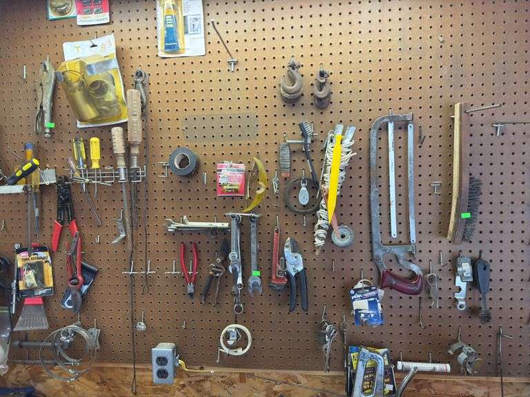 Contents of peg board