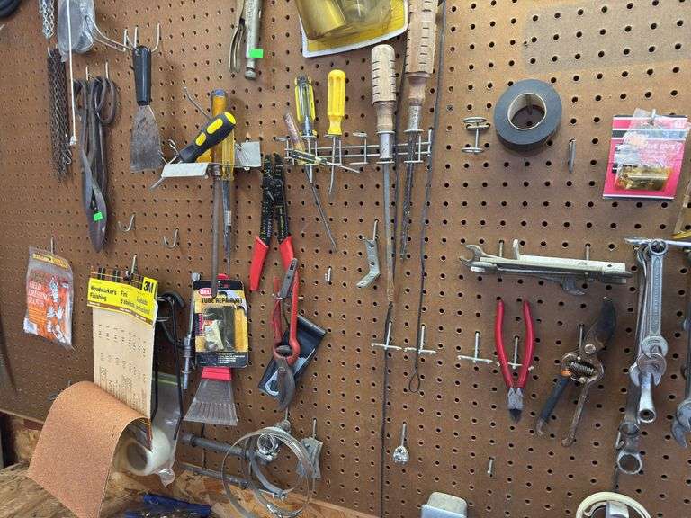 Contents of peg board