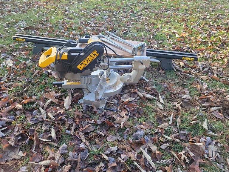 Dewalt DW708 12" miter saw with folding table