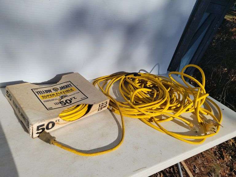 Heavy duty 15 & 20 Amp electric extension cords