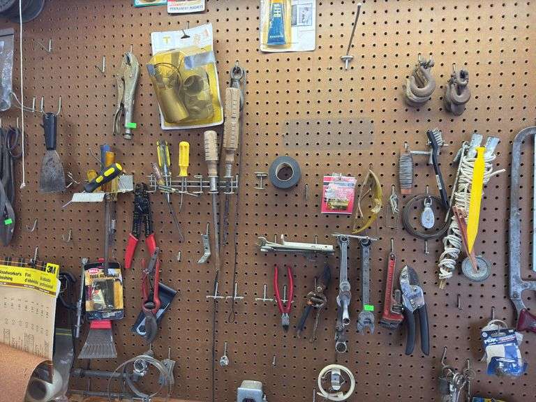 Contents of peg board