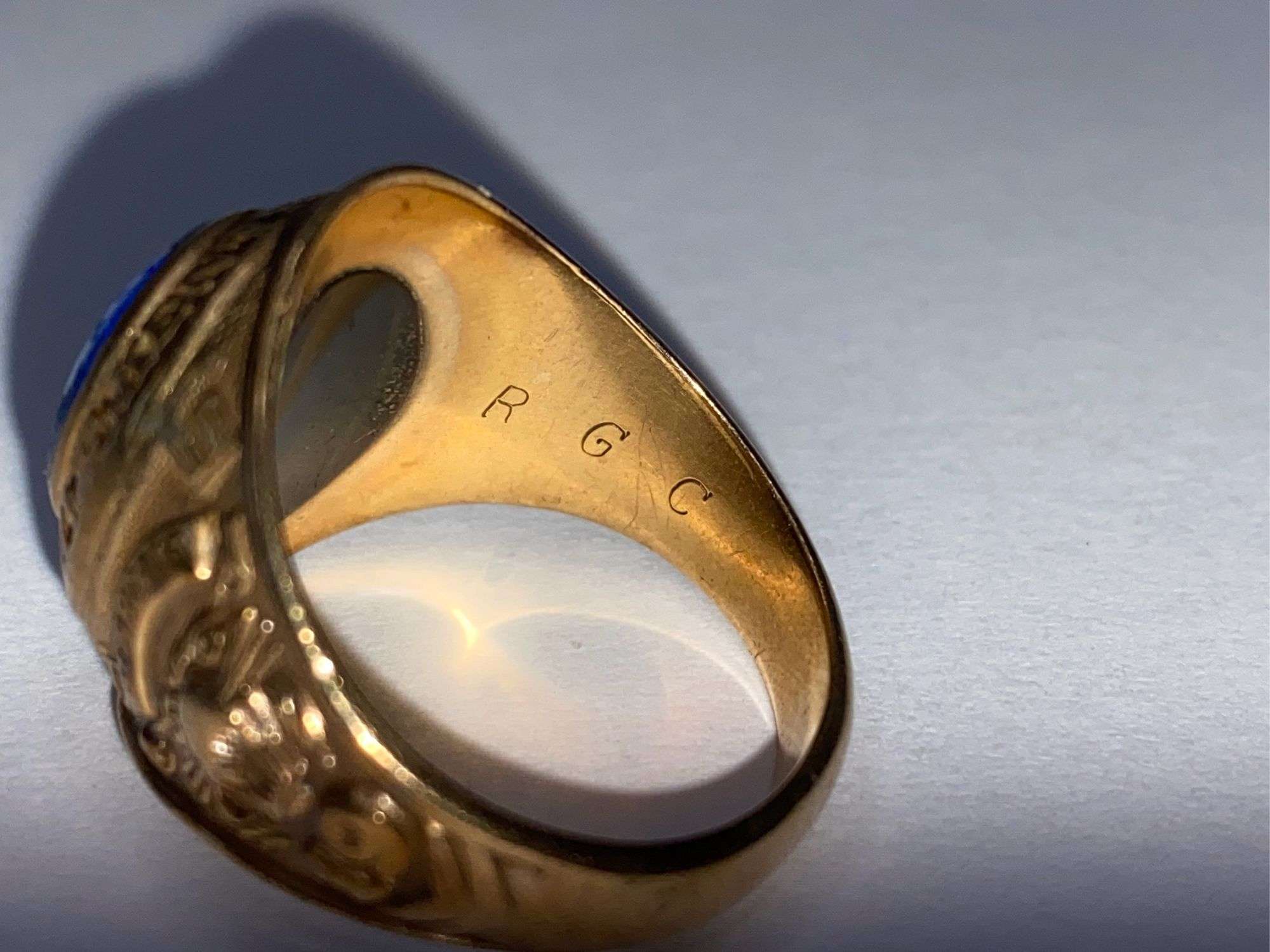 10K Gold 1968 Class Ring - Kaufman Realty & Auctions