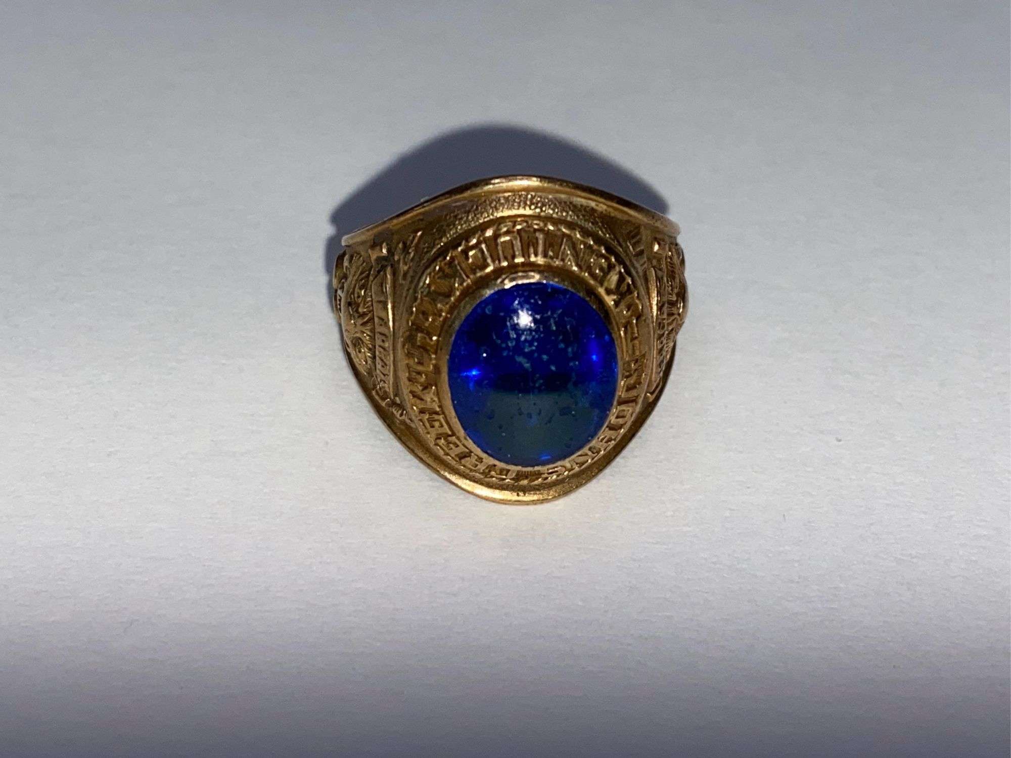 10K Gold 1968 Class Ring - Kaufman Realty & Auctions