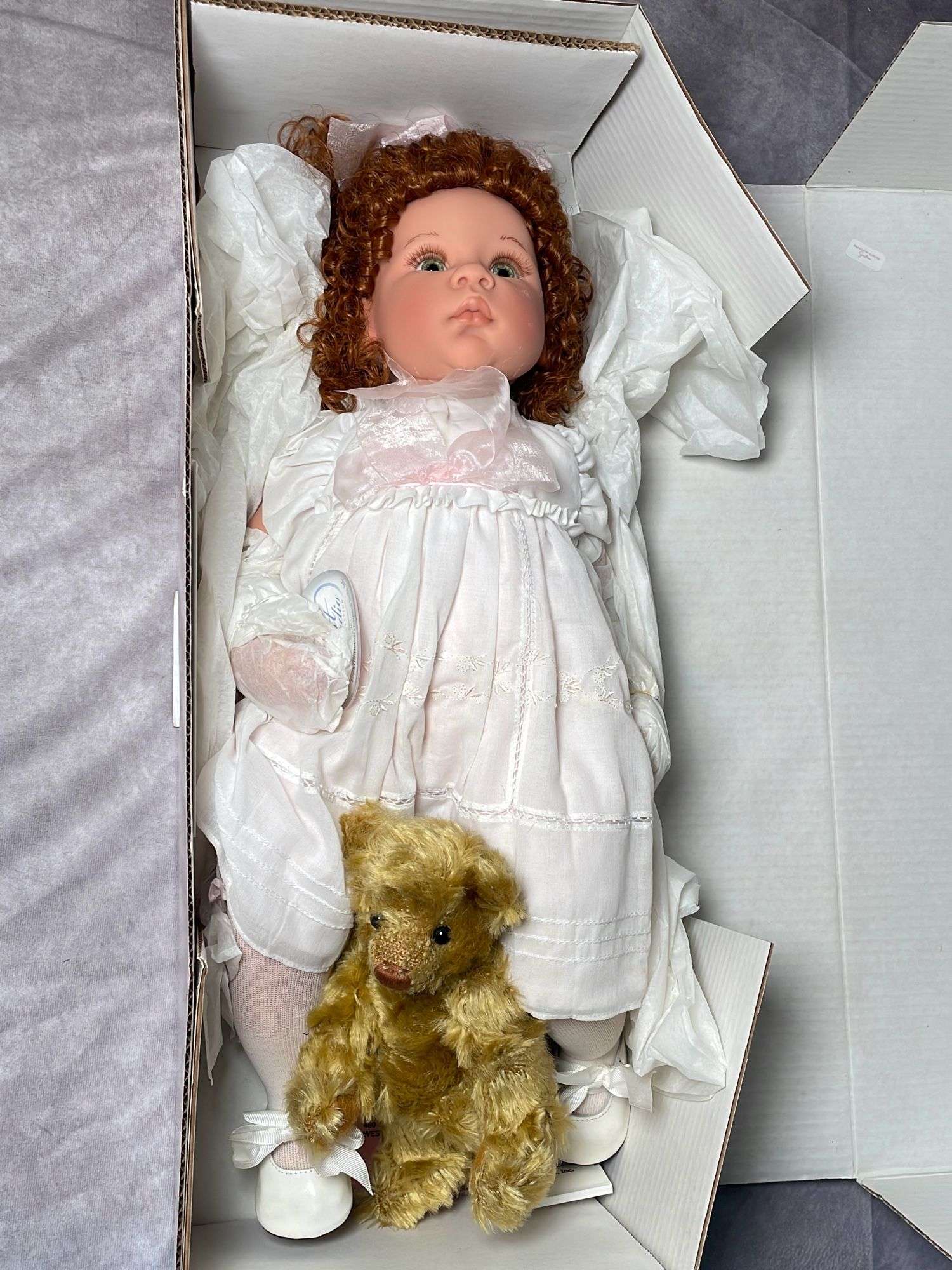 LEE MIDDLETON ORIGINAL DOLL MODEL 00748 HAPPY BIRTHDAY, TEDDY! NIB