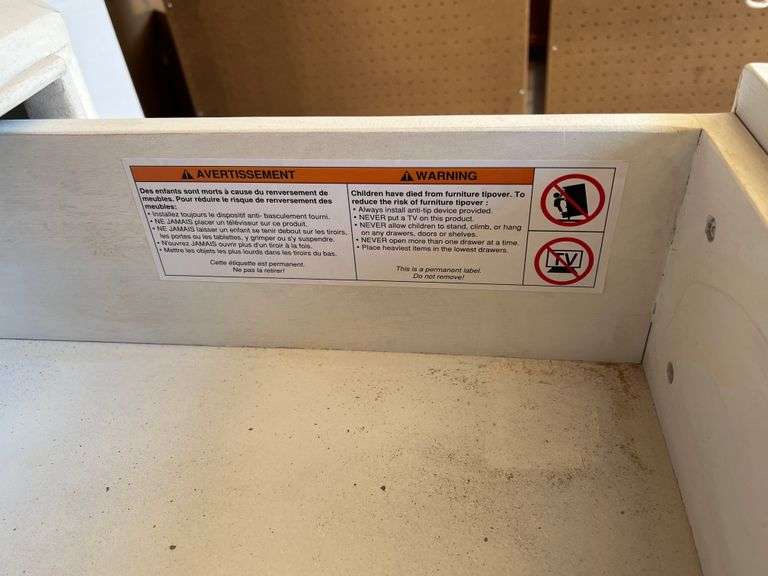 Hooker Furnishings Corp 3 Drawer Chest