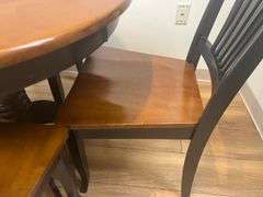 Table w/ 4 Chairs