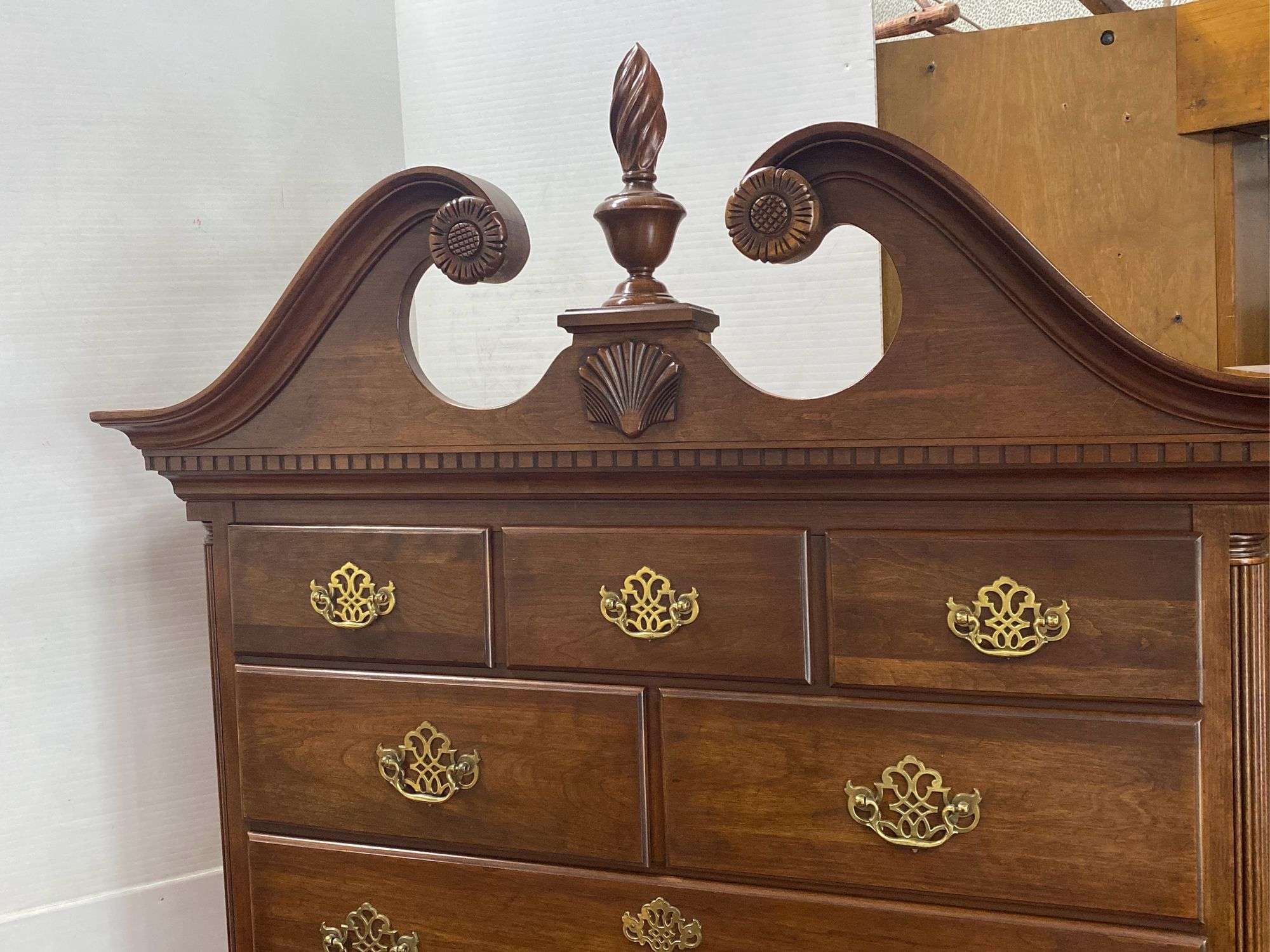 Pennsylvania House Chest of Drawers - Kaufman Realty & Auctions