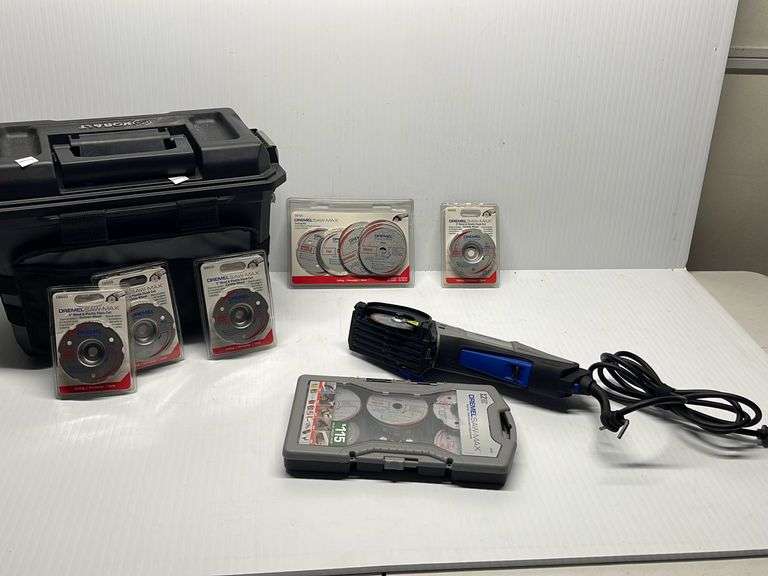 Dremel Saw Max and accessories