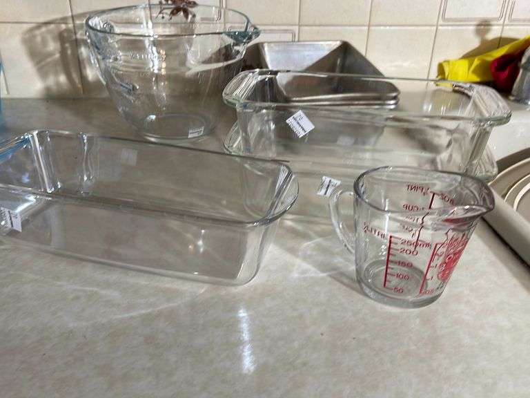 Bread Pans and Measuring Cups