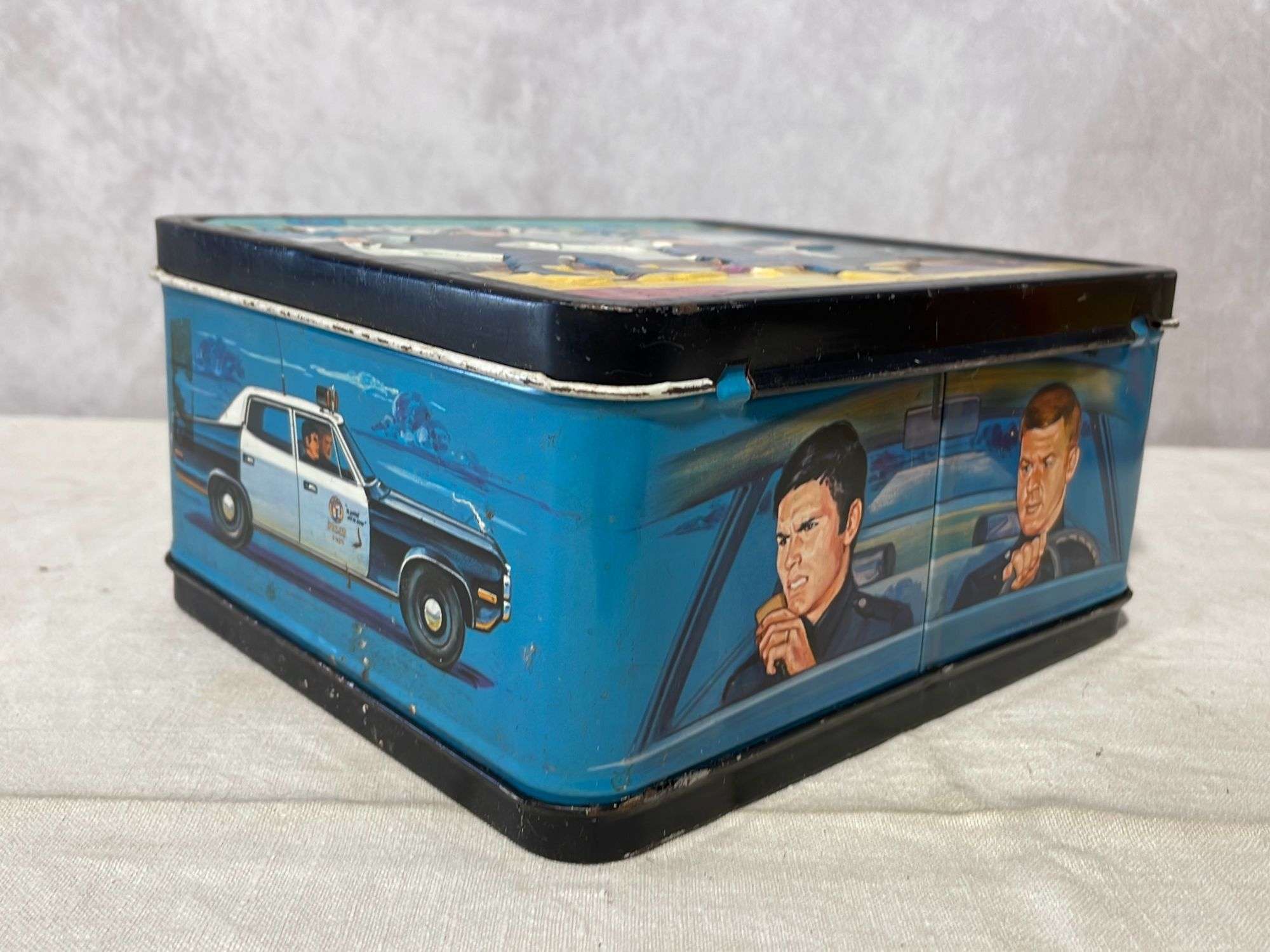 Vintage Adam - 12 metal lunchbox - Kaufman Realty & Auctions