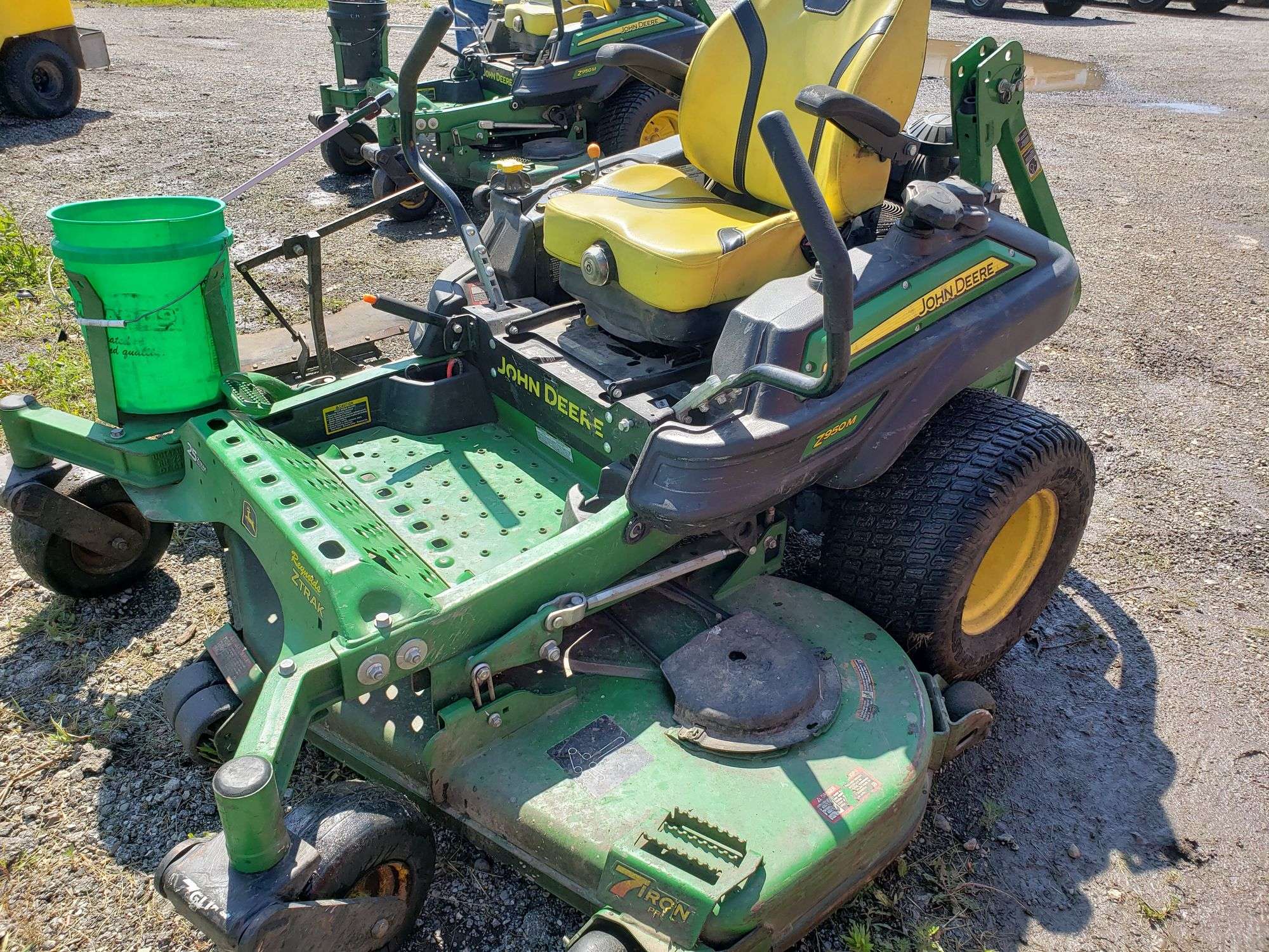2022 John Deere 950M Zero Turn 72