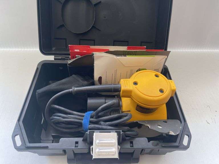 Dewalt Palm Sander