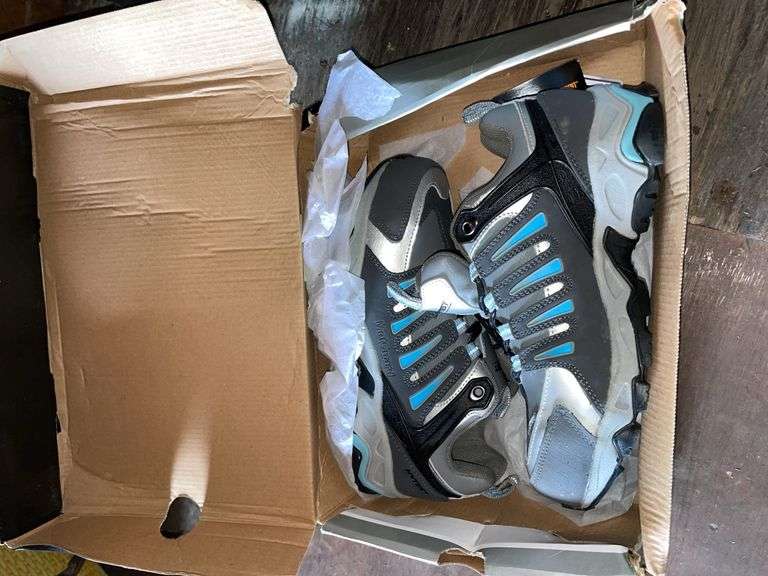 New Hytest Men’s Shoes, Size 7.5M