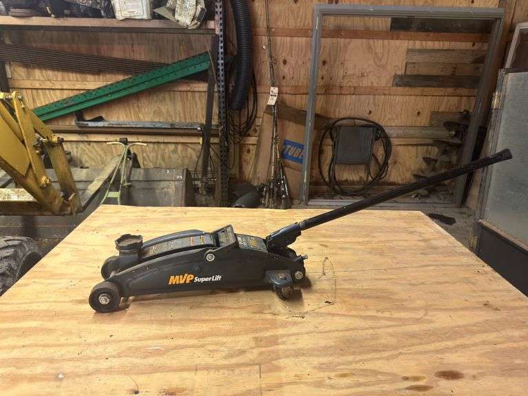 SPEEDY LIFT MVP SUPER LIFT 2-TON FLOOR JACK W/ CARRYING HANDLE