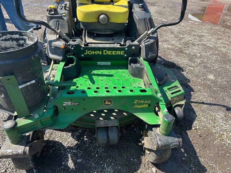 2022 John Deere 950M Zero Turn 60