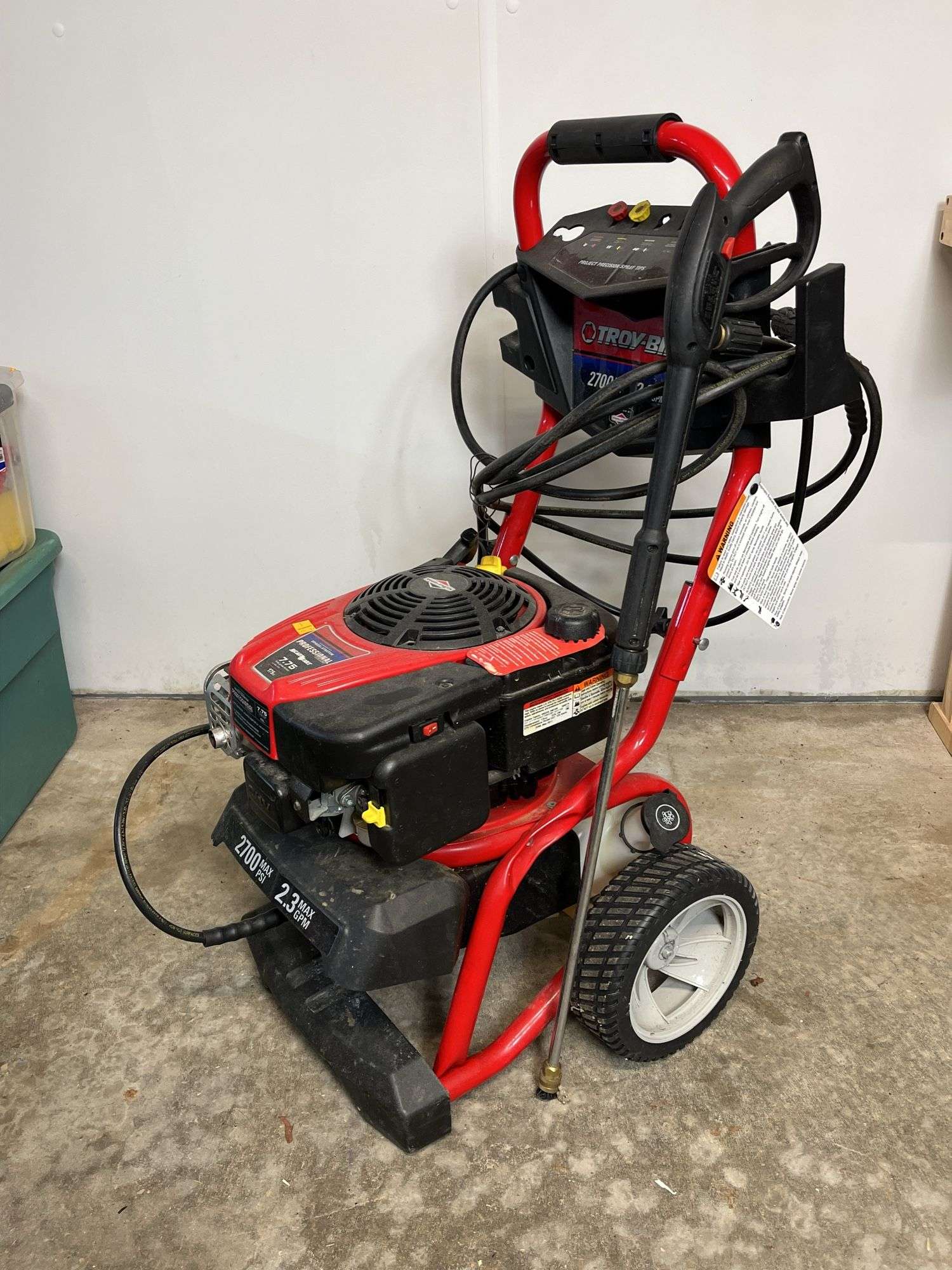 Troy-Bilt 2700 PSI Pressure Washer - Kaufman Realty & Auctions