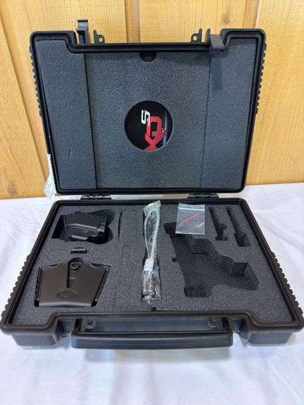 XDs 45 ACP Hard Cover Case with Lock, Holster, Ammo Holster and Sights