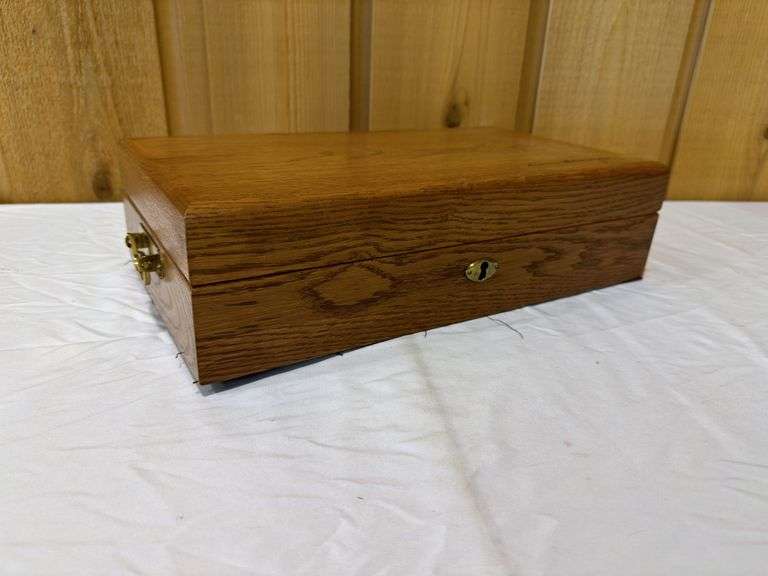 Colt John Wayne Commemorative  45 Colt Revolver Wooden Gun Case