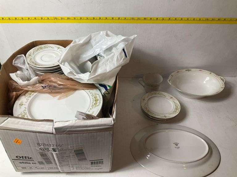 Assortment of Everbrite Fine China