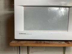 Emerson Microwave Oven