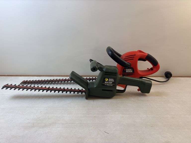 2 electric hedge trimmers