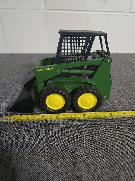 JOHN DEERE SKID LOADER TOY