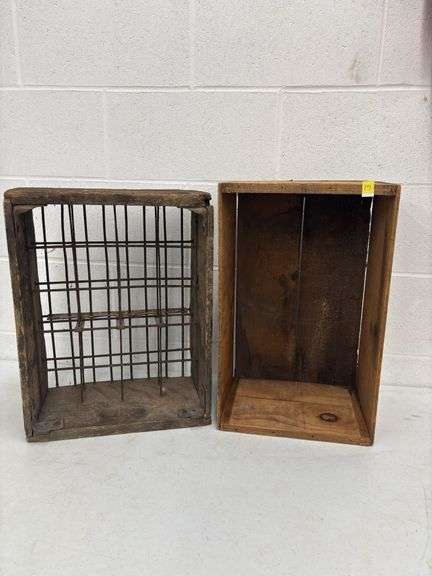 2 vintage crates
