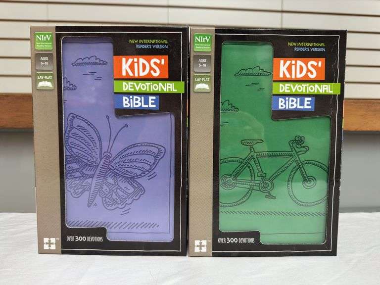 (2) Kids NIrV Devotional Bibles Lavender and Green Both Italian Duo Tone