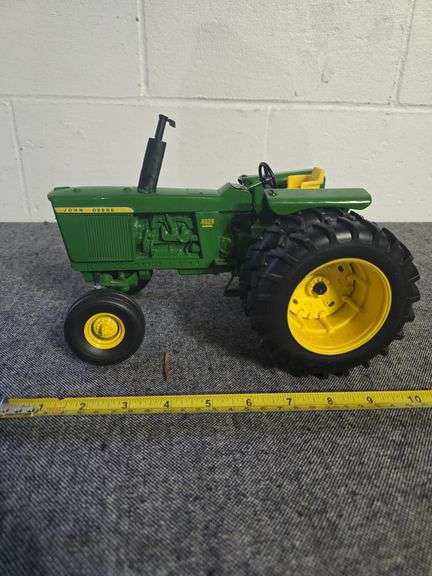 JOHN DEERE 4520 DIESEL TOY TRACTOR