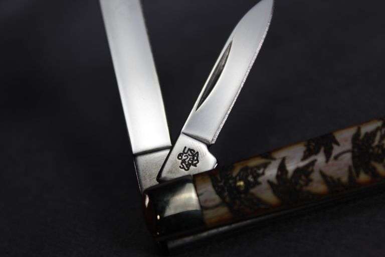 2005 CASE BABY DOCTOR YELLOW/CHESTNUT LEAF ETCH 6282