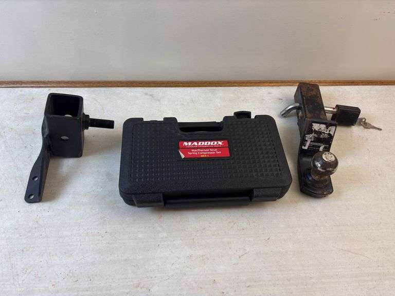 MacPherson strut spring compressor set , truck hitches