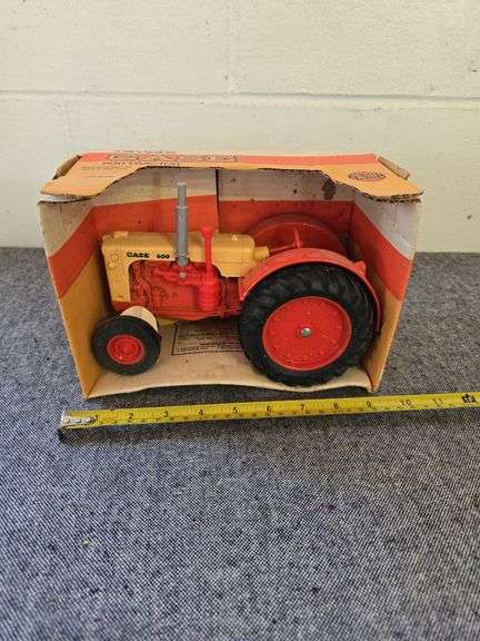 CASE 600 TRACTOR IN BOX