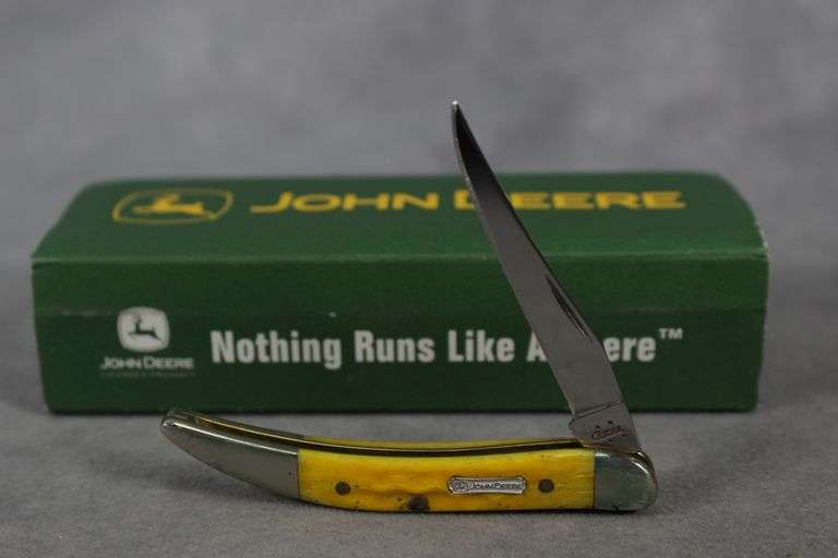 2006 CASE TINY TOOTHPICK YELLOW BONE JOHN DEERE SHIELD 610096