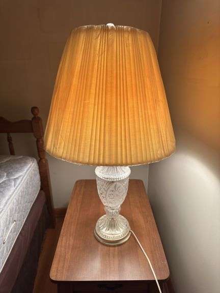 VINTAGE CRYSTAL GLASS LAMP