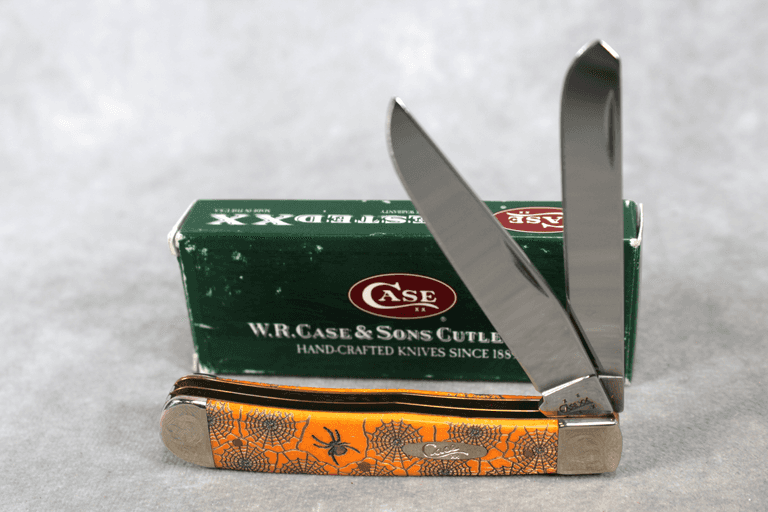 2006 CASE TRAPPER PERSIMMON ORANGE HALLOWEEN ETCH 6254