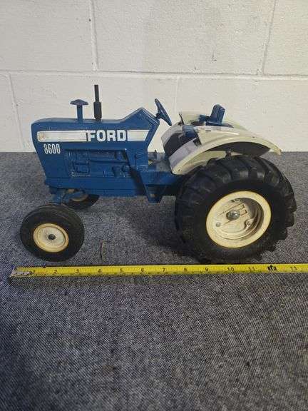 FORD 8600 TRACTOR