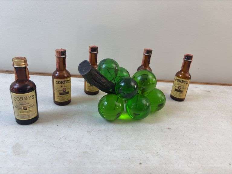 Green glass grape cluster / bottles