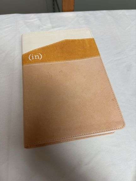 (In)courage Devotional Bible CSB Desert/Mustard/Alabaster Leather Touch