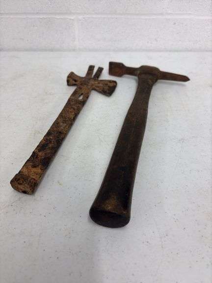 2 roofing Hammers