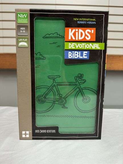 (2) Kids NIrV Devotional Bibles Lavender and Green Both Italian Duo Tone